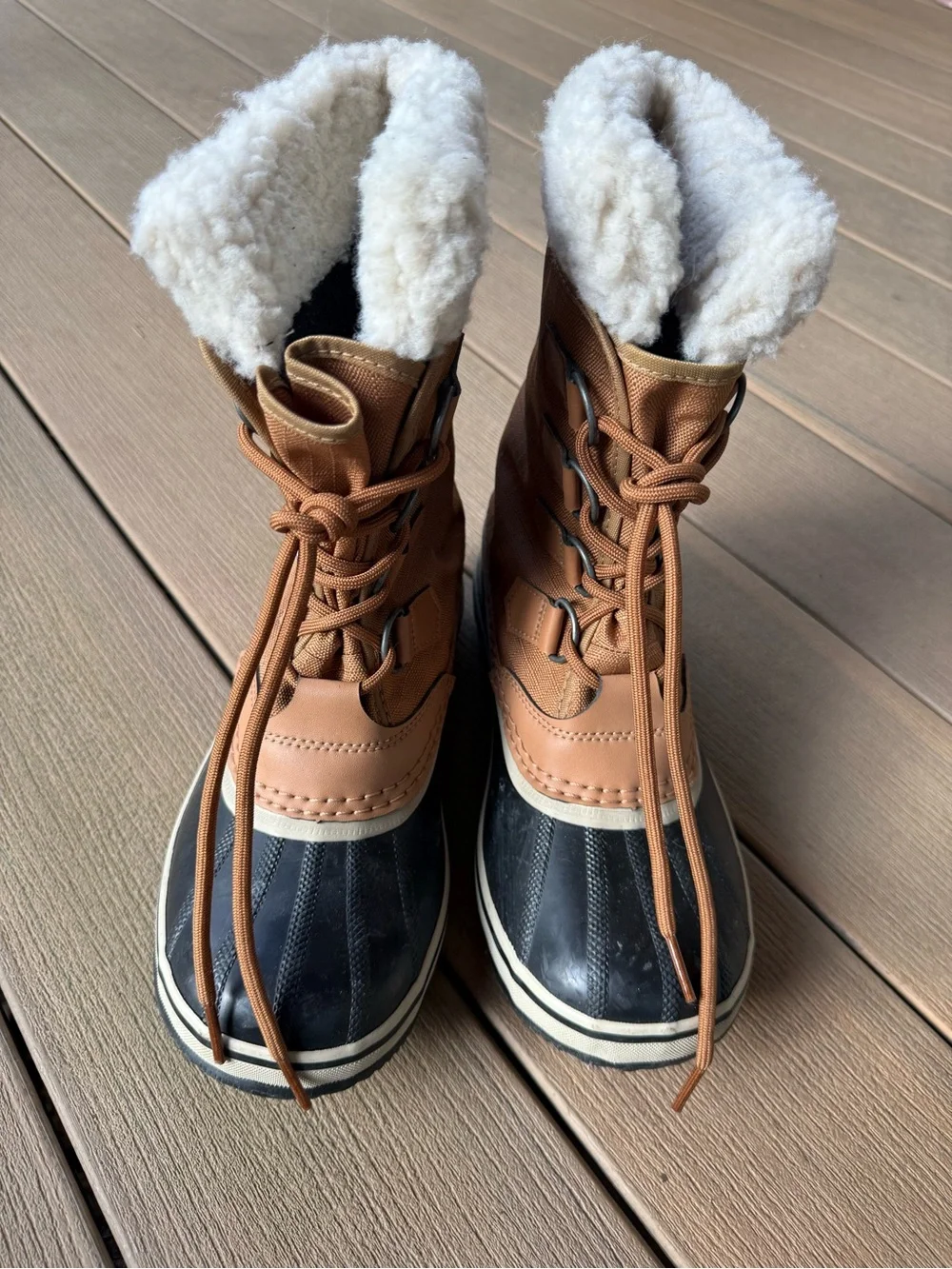 SOREL Insulated Lace-Up Duck Boots in Black and Brown